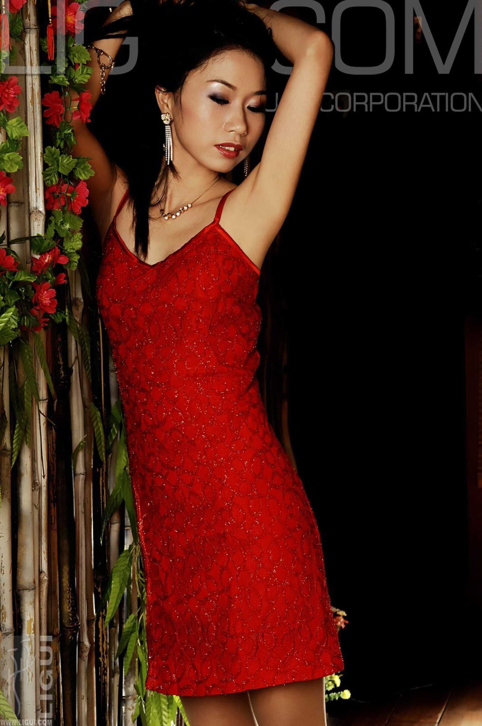丽柜LiGui Model 海伦《少女的紅裙》丝足写真集图