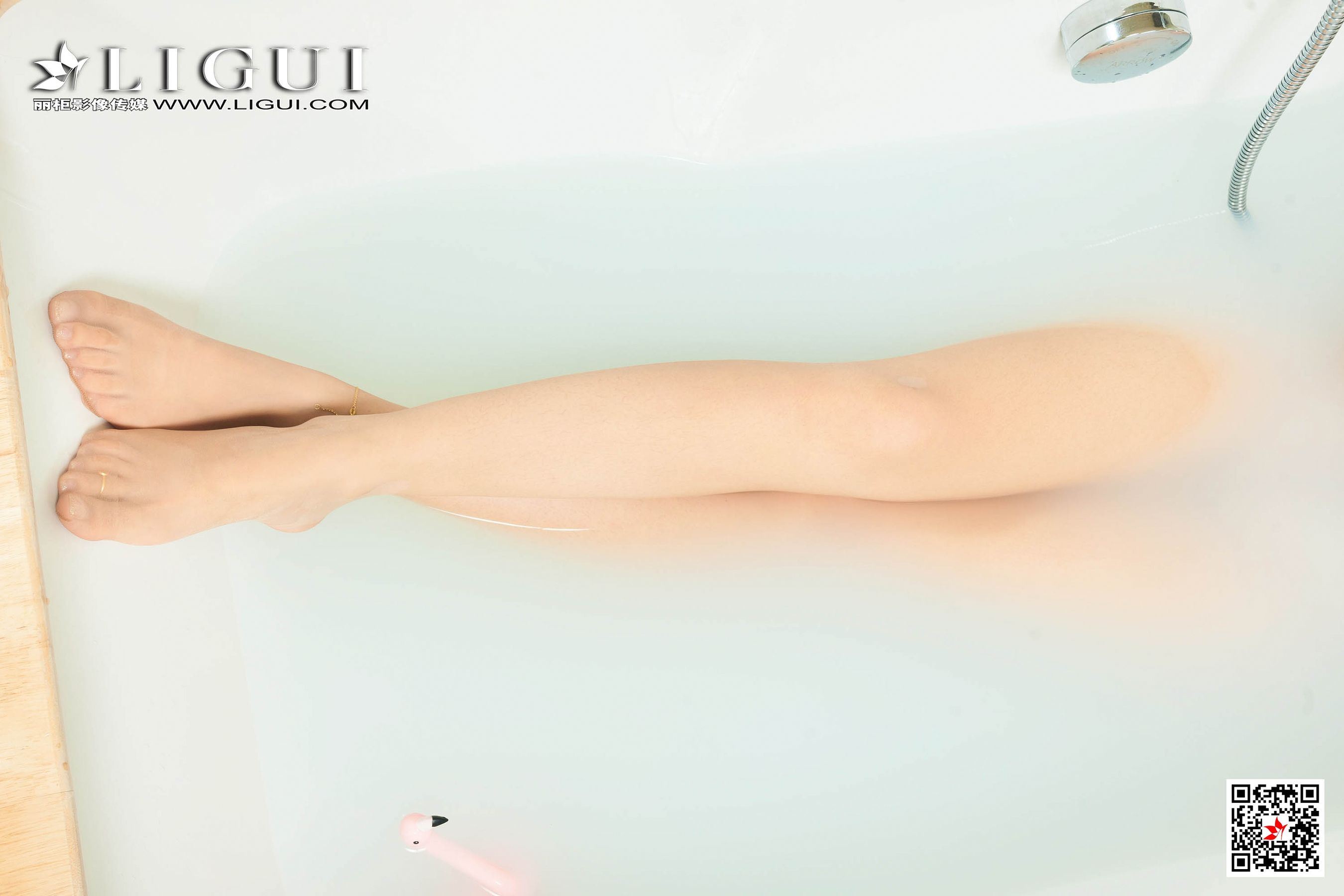 Model 安娜《浴室白衬衫丝足》 丽柜LIGUI 写真集