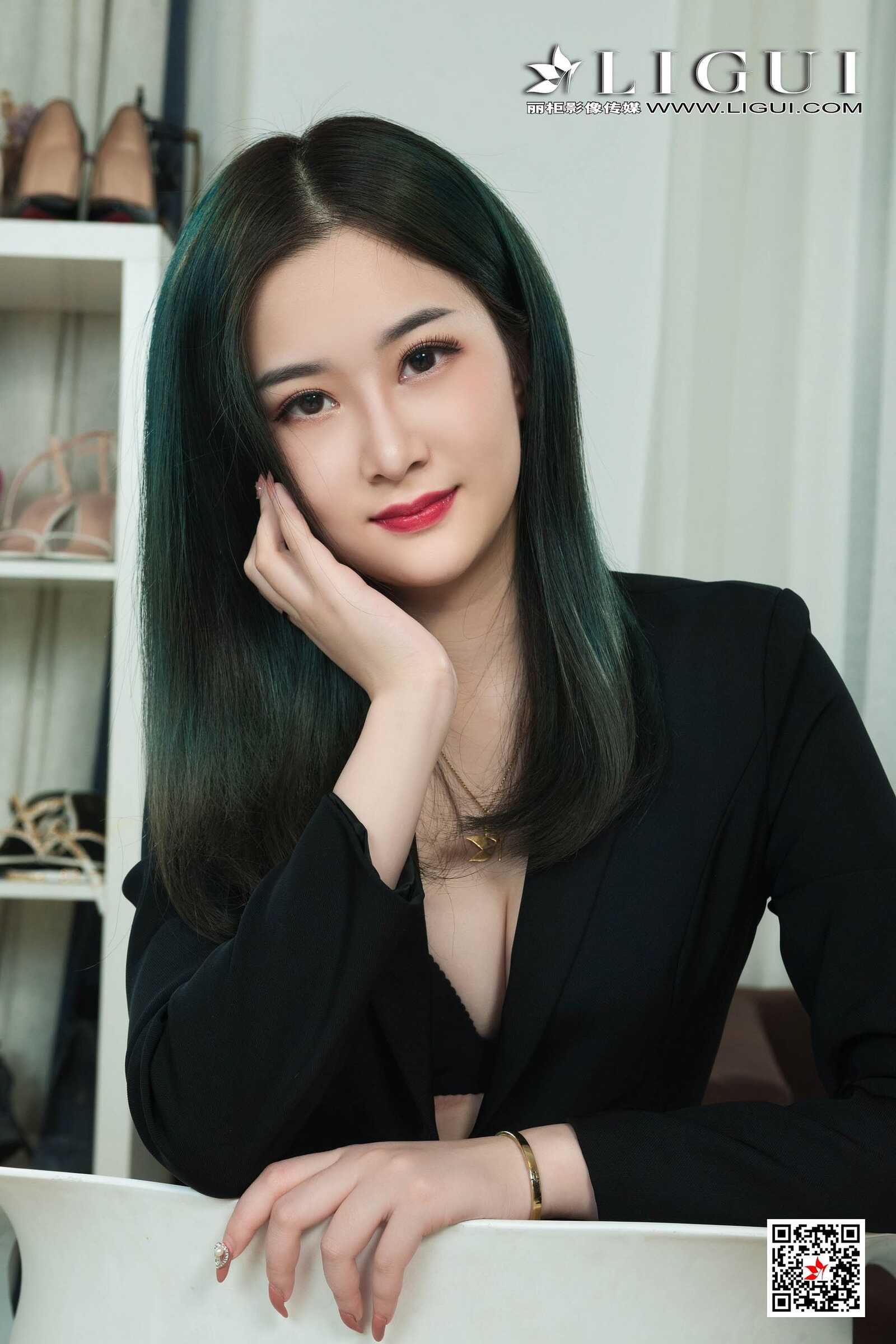 Model 婷婷《绿发秘书》 丽柜Ligui 写真集