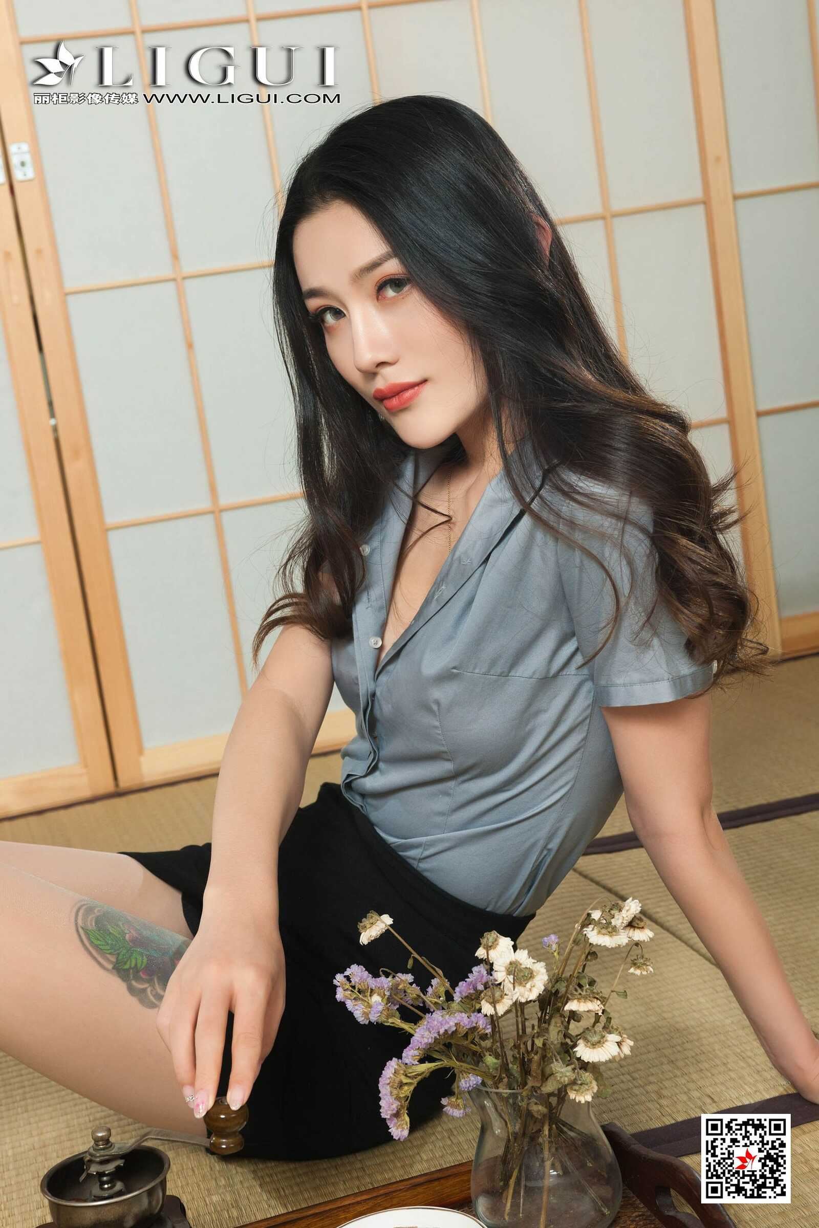 甜甜《肉丝袜美味咖啡》 丽柜Ligui 写真集