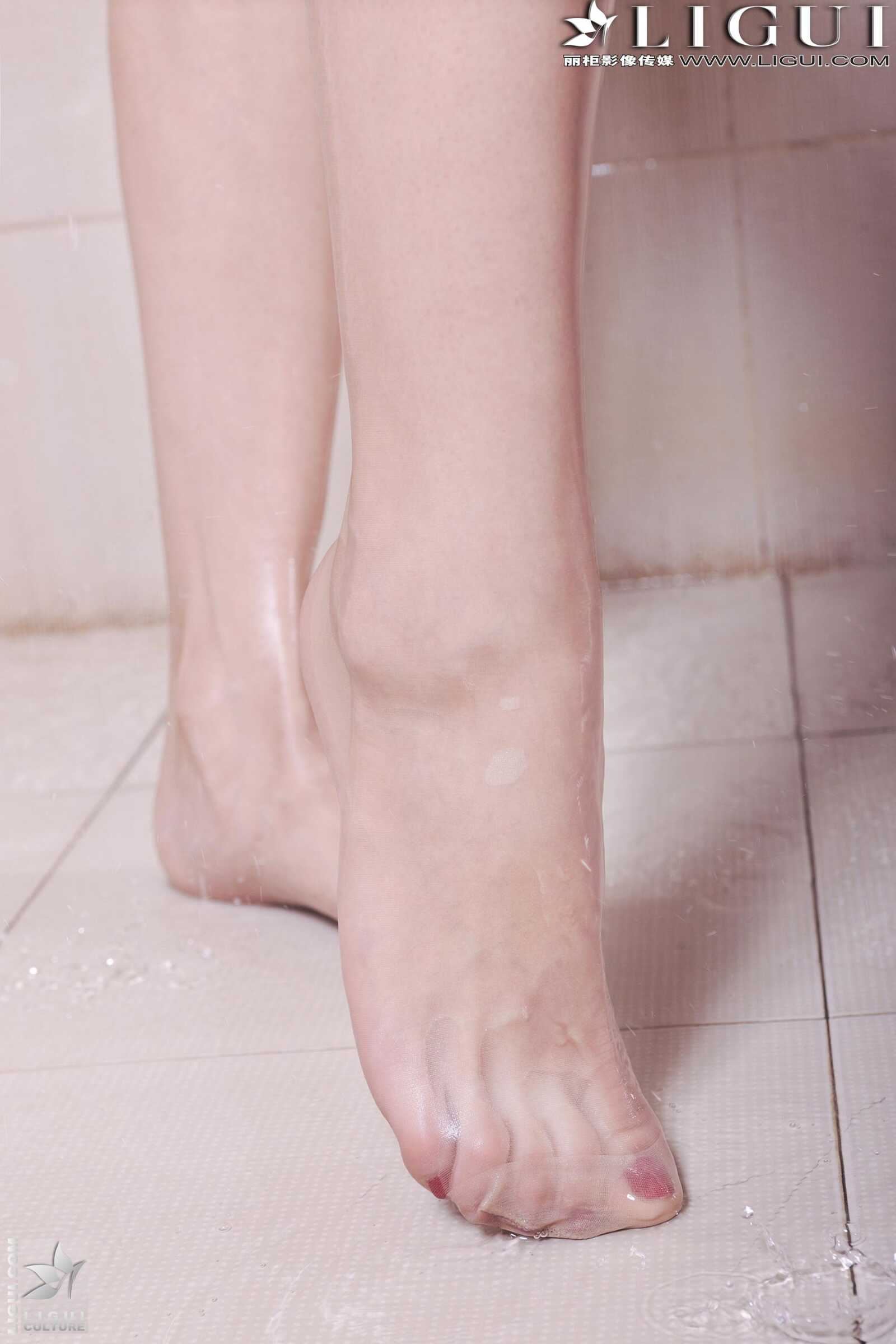 Model 可馨《浴室湿身美足》 丽柜LiGui 美腿玉足